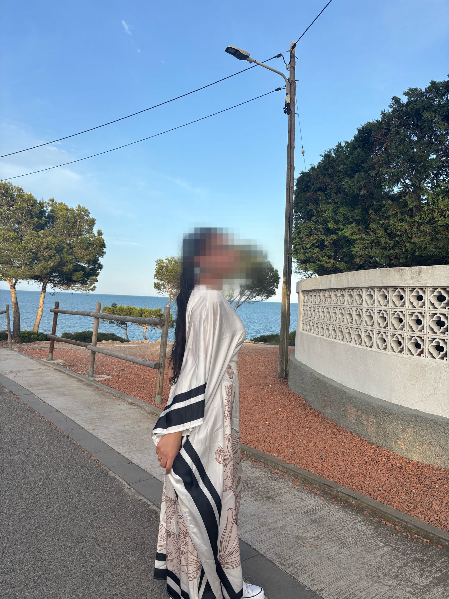 Abaya beige estampado floral 🤍